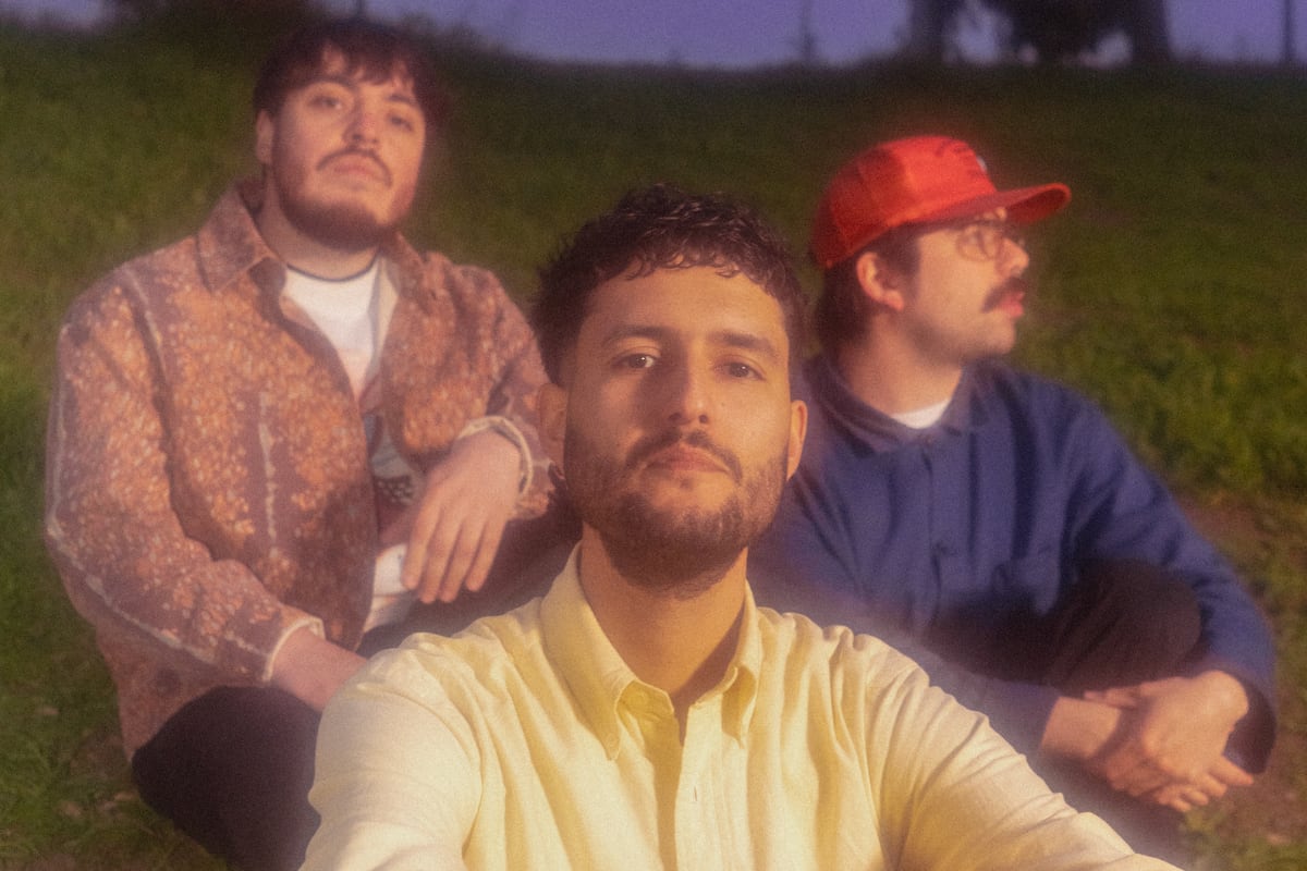 Estoy Bien vuelve a la carga con “A la distancia”, su nuevo disco