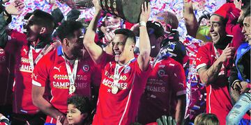 Jugador de la Generación Dorada fue anunciado como nuevo DT de un equipo chileno