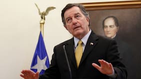 Canciller Ampuero por detención de equipo de TVN en Venezuela: "Los queremos de vuelta"