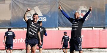 Gary Medel y Arturo Vidal