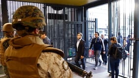 Cadem: 83% está a favor de que militares protejan infraestructura crítica sin estado de emergencia