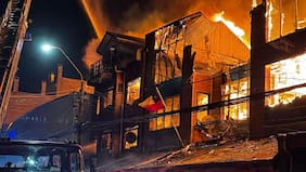 Senapred declara alerta comunal en Ancud por megaincendio: hay 60 locales afectados