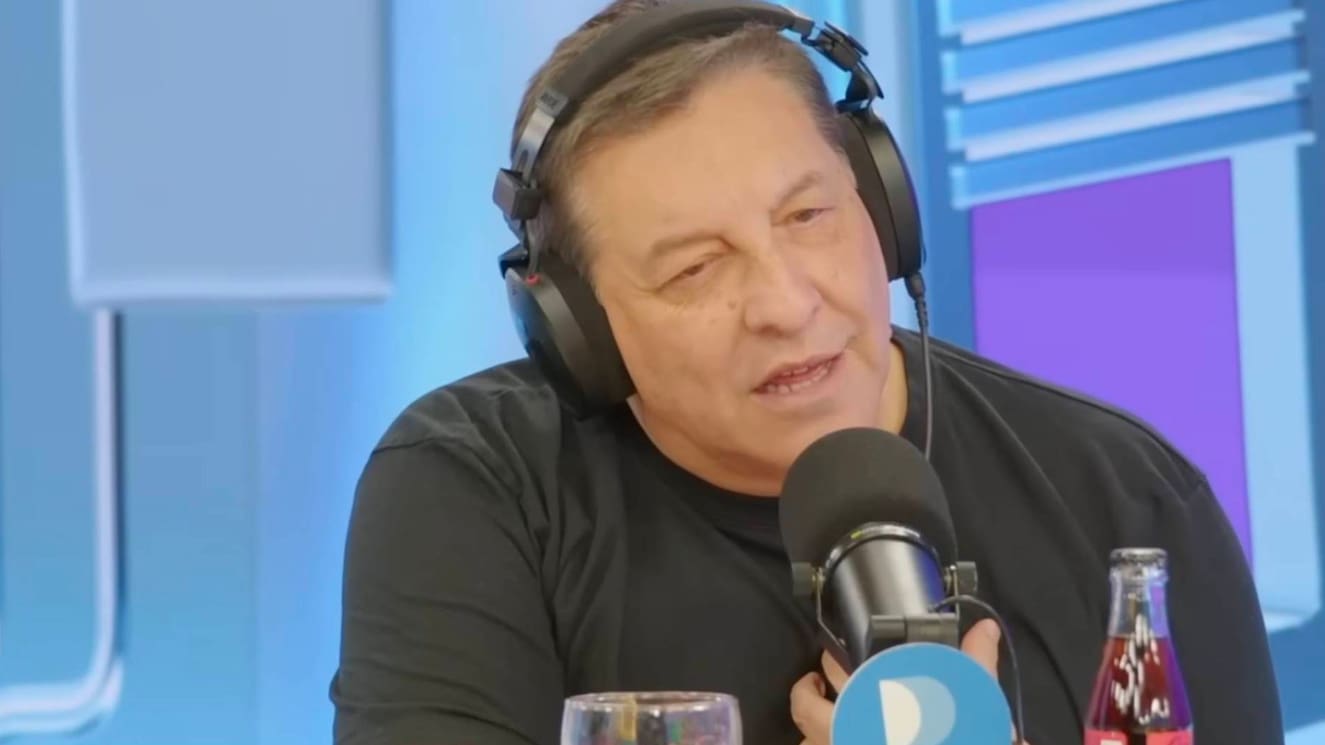 JC Rodríguez luce radical cambio física y deja a todos en shock tras irrupción en podcast: conductoras no lo podía creer