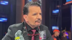 Vasco Moulian es duramente criticado por desafortunada frase sobre el suicidio: Adriana Barrientos “barrió” con él
