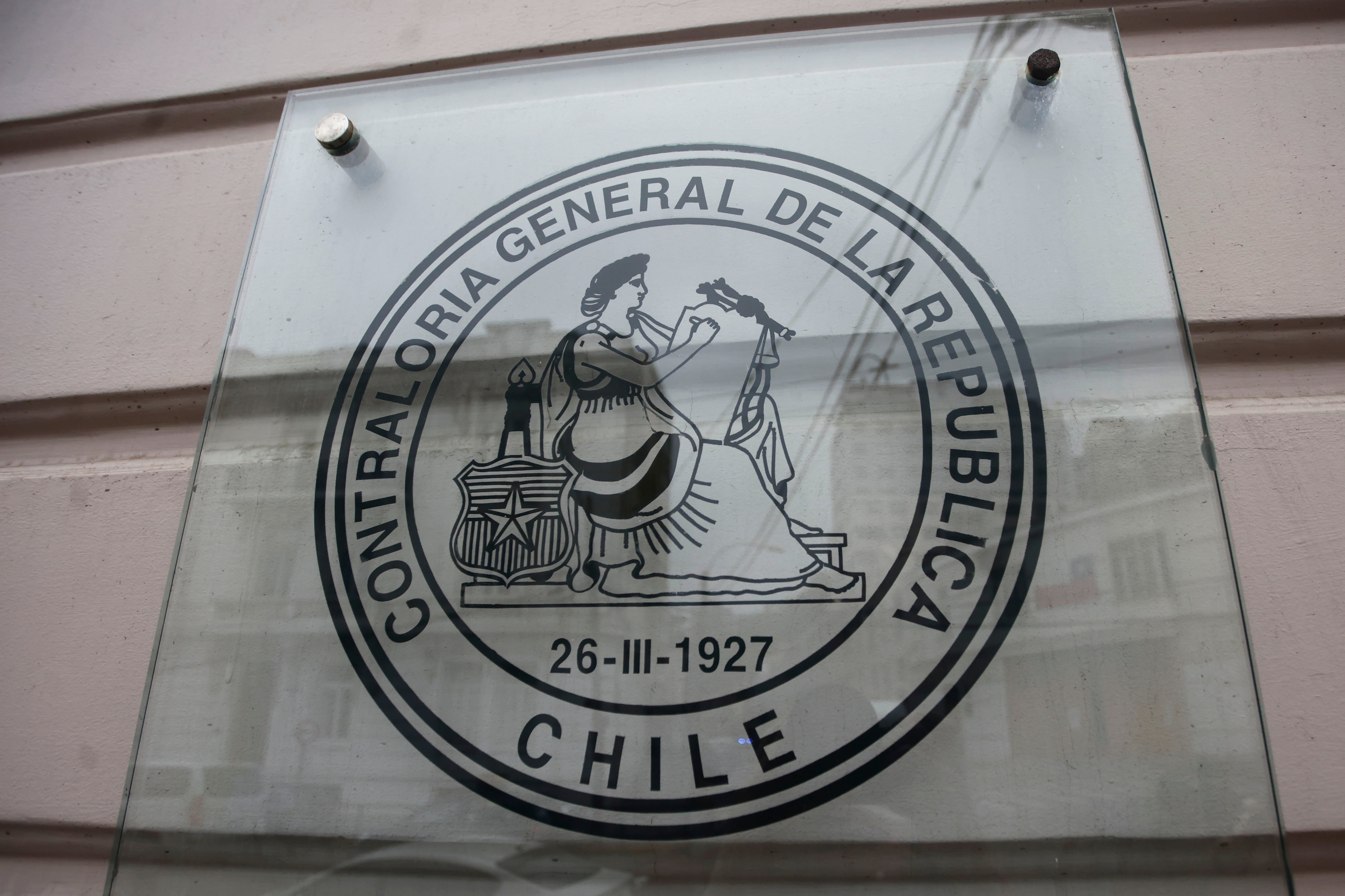 Contraloría detecta funcionarios suspendidos por más de cuatro años mientras seguían recibiendo su sueldo