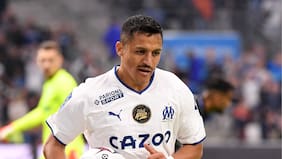 ¿Sigue a Cristiano Ronaldo? Aseguran que equipo saudí ofrece una camionada de plata por Alexis Sánchez