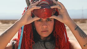 Conoce el pop andino de Clau Valentine con su nueva canción “Nunca me fui”