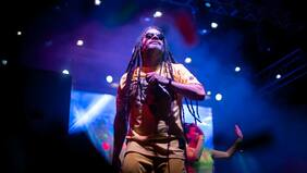 King África promete hacer bailar a todos en la Fiesta Grado 3