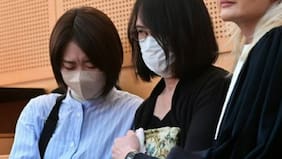 Fin del misterio: revelan imagen que Taeko Kurosaki, madre de Narumi, portó en cada uno de los juicios contra Zepeda