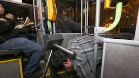 Retienen plata de la Operación Renta a frescos que no pagan Transantiago