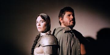 Javiera Mena y Santiago Motorizado