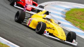 La promesa tuerca que acelera pensando en los libros de historia