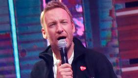 Martín Cárcamo alzó la voz por beso de Tonka a Lucho Jara