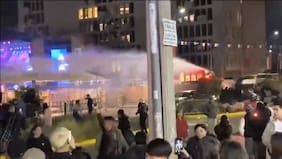 Fonda en Lo Barnechea termina en caos: se lanzaron gases lacrimógenos y actuó el carro lanza aguas