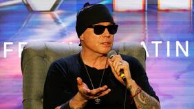 Vocalista de The Cult protagonizó tenso momento en medio de conferencia de prensa en Viña: puso a prueba a periodistas