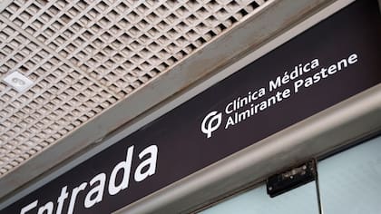 Paciente queda en riesgo vital tras procedimiento en clínica estética de Providencia: Una mujer ya había muerto ahí