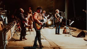 “Matamos a MTV”: Los Bunkers cierran su ciclo acústico con una noche perfecta en la Quinta Vergara