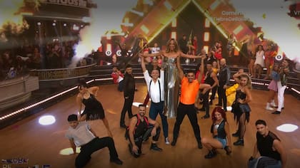 La particular crítica en el estreno de Fiebre de Baile 2: “Podrían rajarse con un poquito más de presupuesto”