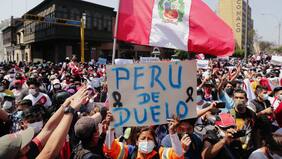 Debido a violentas manifestaciones: declaran estado de emergencia en todo Perú por 30 días
