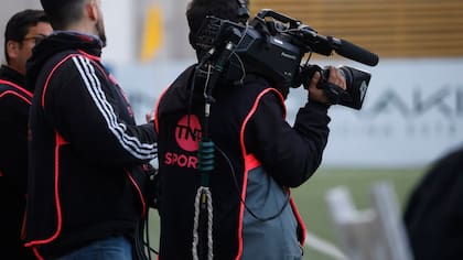 “¡Publicidad engañosa!“: Hinchas furia contra TNT Sports por no transmitir todo el fútbol chileno