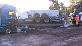 Grave accidente de tránsito en Ruta 5 a la altura de San Bernardo: un camión terminó volcado