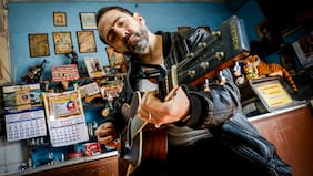 Está en coma inducido: músico chileno Angelo Pierattini sufre grave accidente de tránsito