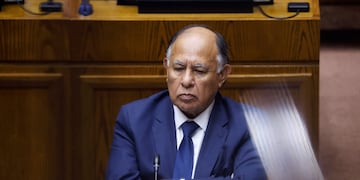 Diego Simpertigue en el Senado