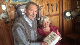 Luksic regaló libraco "Adiós al Séptimo de Línea" para motivar la lectura en pandemia