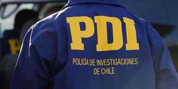 Hombre muere al interior de su vivienda en Molina: tenía graves heridas.