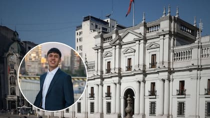 Tiene 19 años, entró este año a la U y le dieron importante puesto en La Moneda: este es su sueldo
