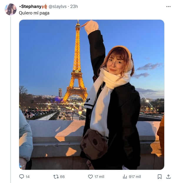 AnsiChan en la Torre Eiffel