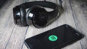 ¡No te los pierdas! Los 10 podcasts más escuchados en Chile que debes conocer