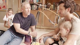 "Primera vez en mi vida que estoy solo, soltero. Desde que soy chico, 16 o 17 años, siempre pololeando, una novia, después diez años, siete años...", afirma Benjamín Vicuña