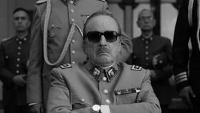 El Conde de Pablo Larraín, una sátira con colmillos cortos