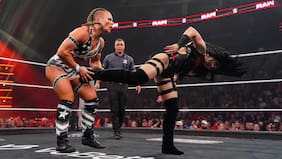 Stephanie Vaquer logra su primera victoria en Monday Night RAW