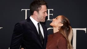 El paparazzeo viral a Ben Affleck en su luna de miel con JLo