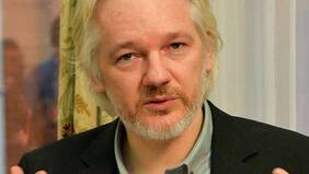 Julian Assange es arrestado por la policía británica en embajada de Ecuador