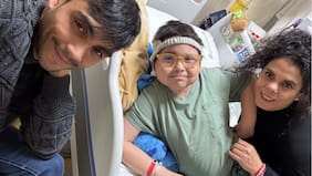 Madre de Peñalolén busca tratamiento de hasta $240 millones al año para salvar a su hijo