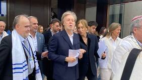 Tras su concierto en el Estadio Monumental: Paul McCartney visitó una sinagoga en Lo Barnechea