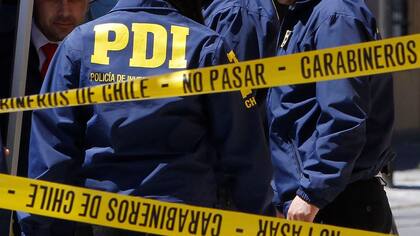 Funcionario de la PDI sufrió intento de portonazo en Maipú: hizo uso de su arma de servicio y uno de los delincuentes resultó herido