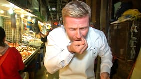 Neilas Katinas incursionó con un piure y se fue por el WC