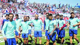 Ocho años pasaron para que Católica vaya por la gloria y deje a su rival en los potreros