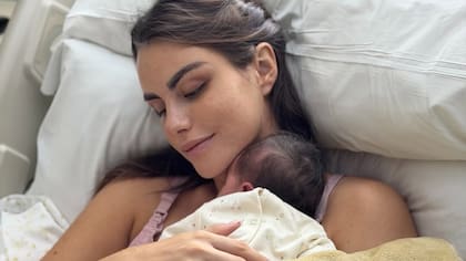 “Tu papá te acompañó…”: Emilia Dides reveló la complicación que enfrentó su hija al nacer