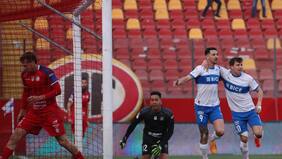 Lo llaman desde Europa: equipo del Viejo continente busca a delantero de Católica