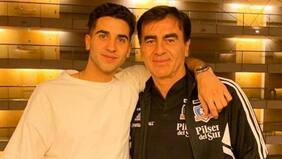 “Siempre es culpa del DT… pesa mucho la del más grande”: hijo de Gustavo Quinteros contesta a Zavala y defiende a su padre