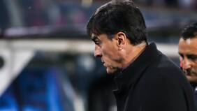 “Hizo que Vélez pagara doble comisión a representantes…”: la grave acusación que hace tambalear a Gustavo Quinteros en Argentina