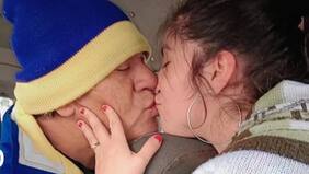 “Mi sueño cumplido”: polola 26 años menor sorprende a Turrón con especial regalo de cumpleaños