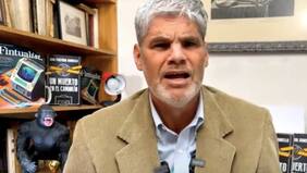 “Mocito del plantel”: Guarello acusa a conocido periodista de meter mujeres a la concentración de La Roja