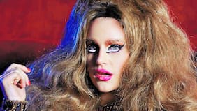 La metamorfosis de Isabelita Quiroga a una extravagante muñeca