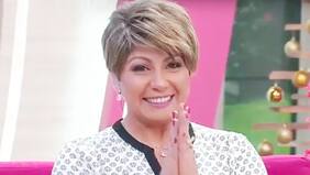 "Una persona se relajó tanto, pero tanto... Se fue al baño y se olvidó que yo estaba ahí en la cámara. Y vi todo", relata Vanessa Daroch sobre sesión de tarot por Zoom